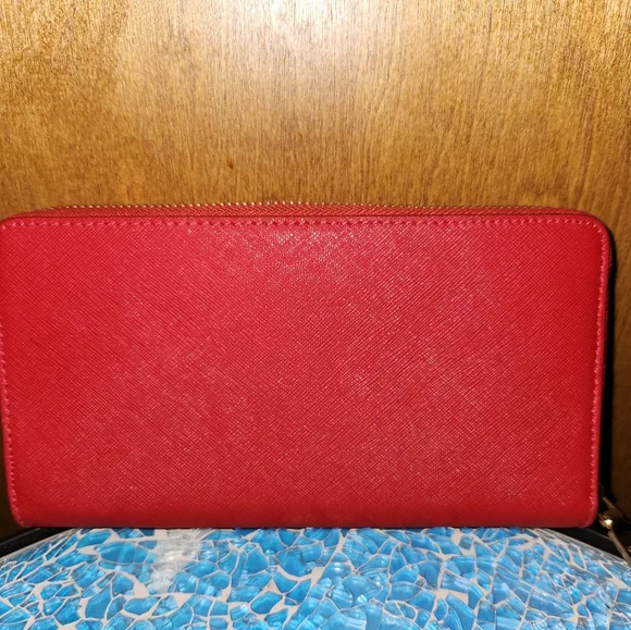 DKNY Magenta Saffiano Leather Large Side Zipper Tote and matching wallet - Picture 10 of 12